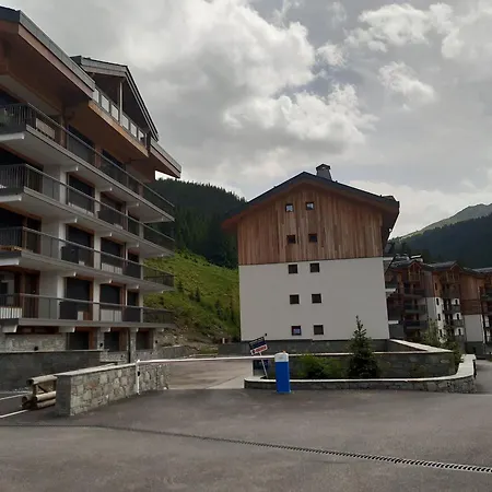 Aux Pieds Pour Familles Avec Animaux, Balcon, Parking, Wi-fi - Fr-1-514-15 * Courchevel