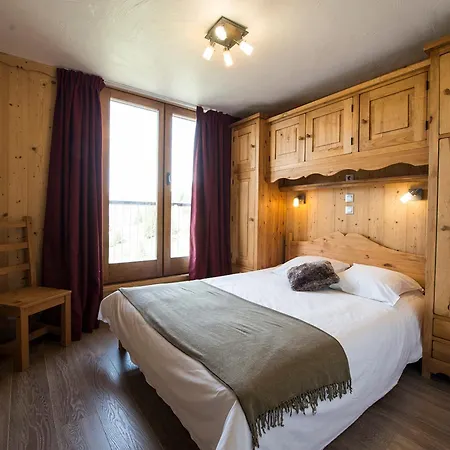 Aux Pieds Pour Familles Avec Animaux, Balcon, Parking, Wi-fi - Fr-1-514-15 Apartment Courchevel